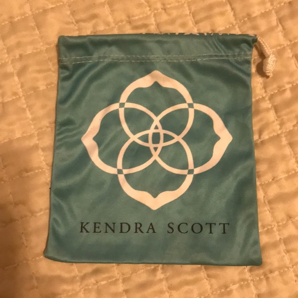 Kendra Scott Necklace / Danielle earrings - Picture 4 of 4